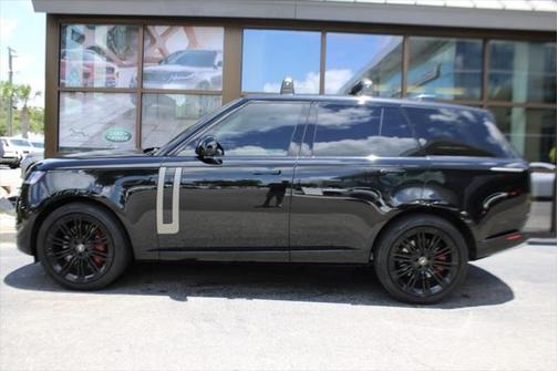 2024 Land Rover Range Rover P530 SE