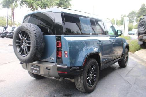 Tasman Blue Metallic 2022 Land Rover Defender 110 X-Dynamic SE