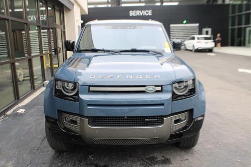 2022 Land Rover Defender 110 X-Dynamic SE