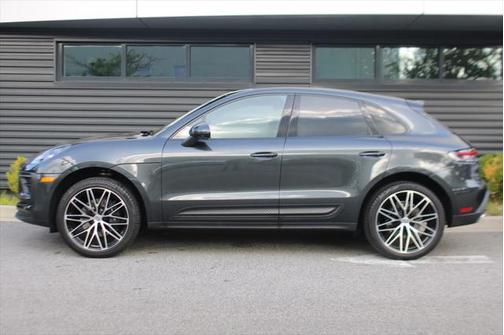 2024 Porsche Macan Base
