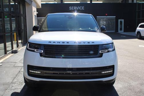 2025 Land Rover Range Rover P530 SE