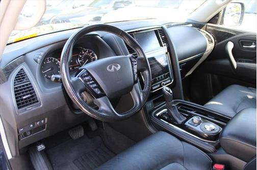 2022 INFINITI QX80 Luxe