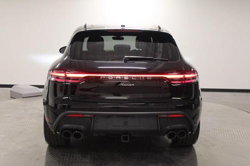 2022 Porsche Macan 