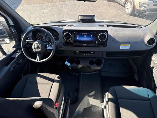 2025 Mercedes-Benz Sprinter 2500 High Roof