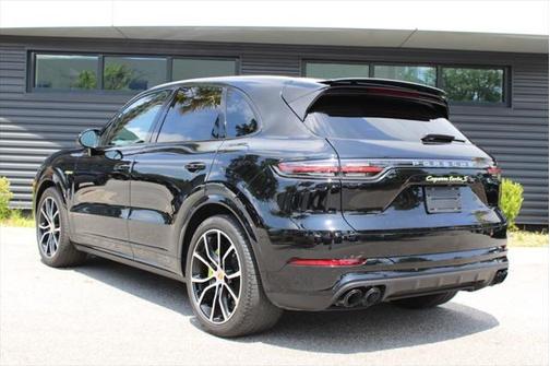 2021 Porsche Cayenne E-Hybrid S