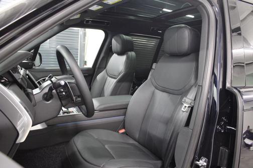 2025 Land Rover Range Rover P400 SE