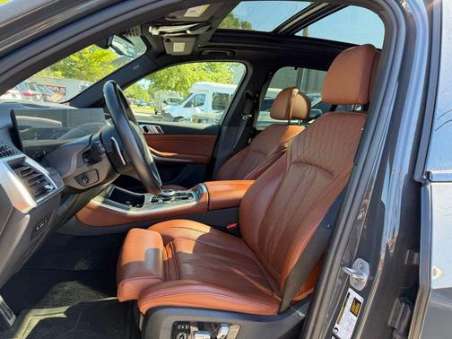 Dravit Grey Metallic 2025 BMW X5 M60i