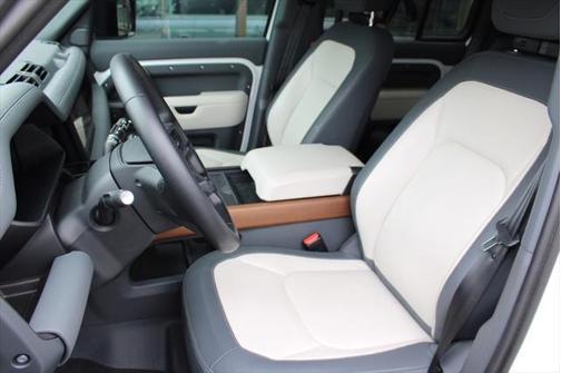 2024 Land Rover Defender 110 P400 X-Dynamic SE