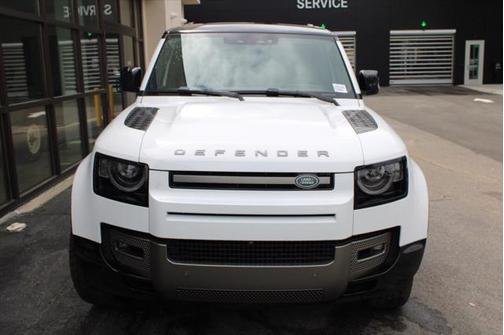 2024 Land Rover Defender 110 P400 X-Dynamic SE
