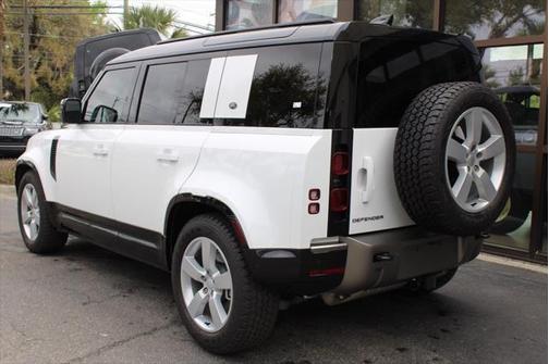 2024 Land Rover Defender 110 P400 X-Dynamic SE