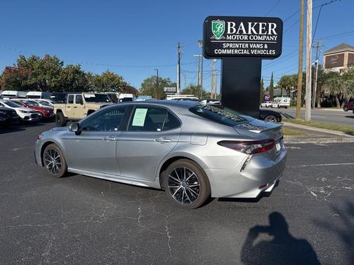 2022 Toyota Camry SE