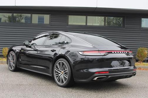 2023 Porsche Panamera 4