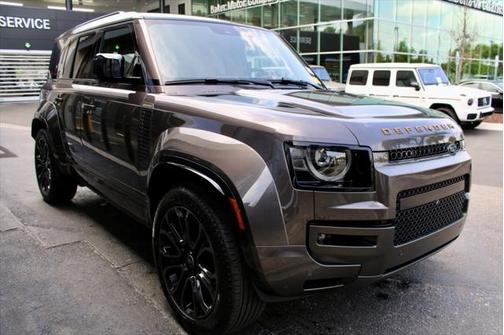 2025 Land Rover Defender 110 V8