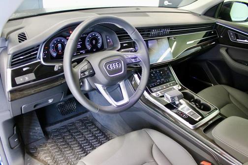 2025 Audi Q8 55 Premium Plus