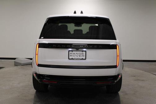 White 2024 Land Rover Range Rover P400 SE