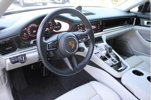 2023 Porsche Panamera E-Hybrid 4