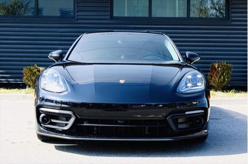 2023 Porsche Panamera E-Hybrid 4