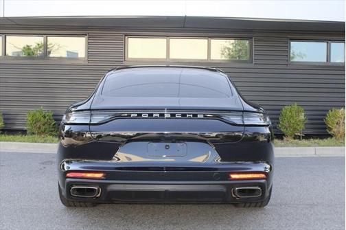 2023 Porsche Panamera E-Hybrid 4