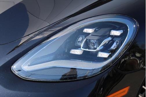 2023 Porsche Panamera E-Hybrid 4