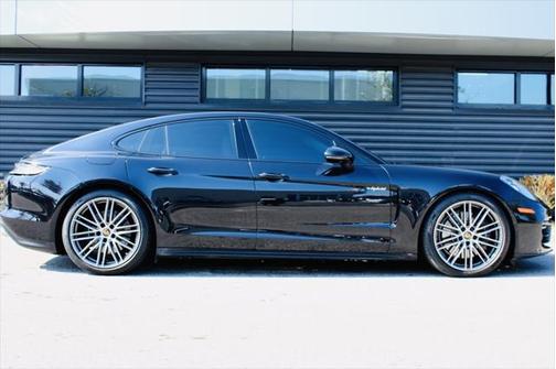 2023 Porsche Panamera E-Hybrid 4
