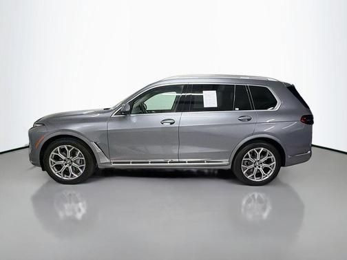 Gray Metallic 2026 BMW X7 xDrive40i