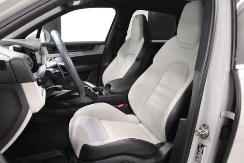 2024 Porsche Cayenne S