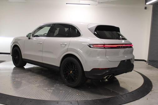 2024 Porsche Cayenne S