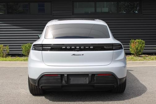 2024 Porsche Macan 4