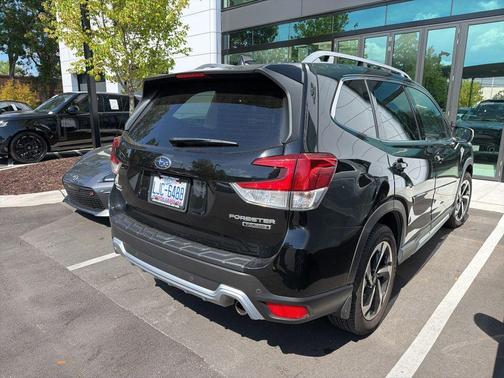 Crystal Black Silica 2022 Subaru Forester Touring