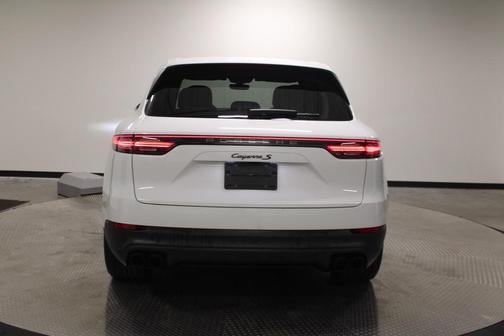 2023 Porsche Cayenne Platinum Edition