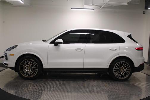 2023 Porsche Cayenne Platinum Edition