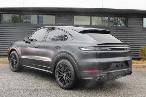 2025 Porsche Cayenne GTS