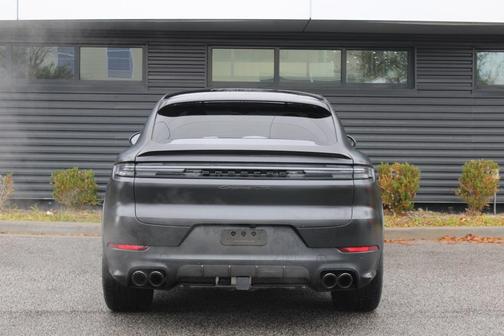 2025 Porsche Cayenne GTS