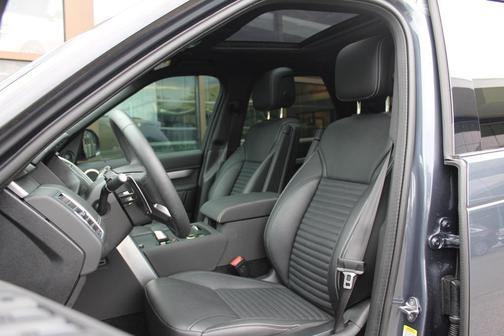 2025 Land Rover Discovery P360 Dynamic SE