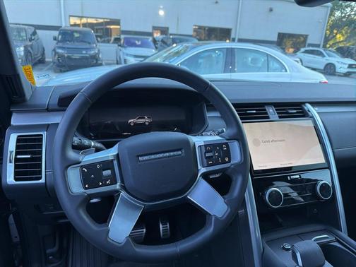 2025 Land Rover Discovery P360 Dynamic SE