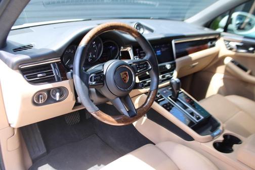 2023 Porsche Macan T