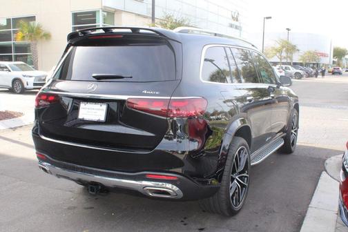 Obsidian Black Metallic 2025 Mercedes-Benz GLS 580 4MATIC