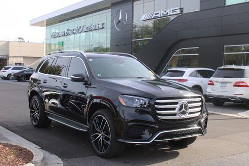 Obsidian Black Metallic 2025 Mercedes-Benz GLS 580 4MATIC