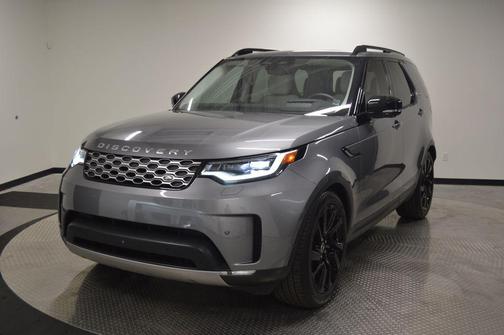 Silicon Silver Premium Metallic 2025 Land Rover Discovery P300 S