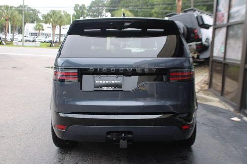 Varesine Blue Metallic 2024 Land Rover Discovery P360 Dynamic SE