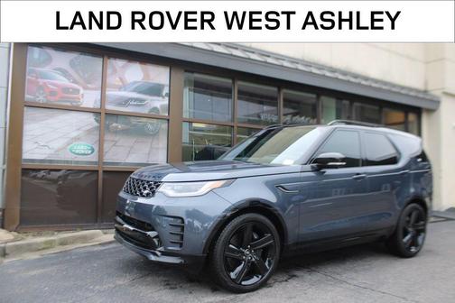 Varesine Blue Metallic 2024 Land Rover Discovery P360 Dynamic SE
