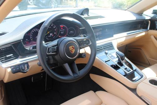 2023 Porsche Panamera 4