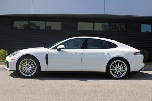 2023 Porsche Panamera 4