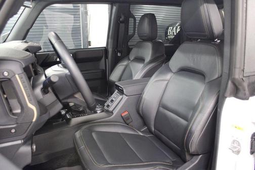 Oxford White 2025 Ford Bronco Badlands