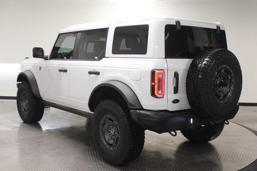 Oxford White 2025 Ford Bronco Badlands