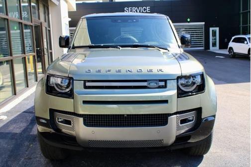 2024 Land Rover Defender 110 P400 X-Dynamic SE