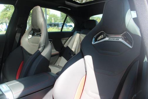 2024 Mercedes-Benz AMG C 63 S E Performance