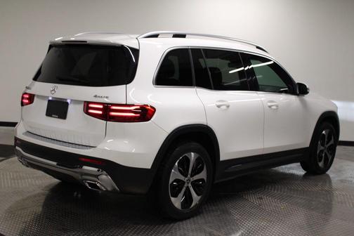 Black 2026 Mercedes-Benz GLB 250 4MATIC