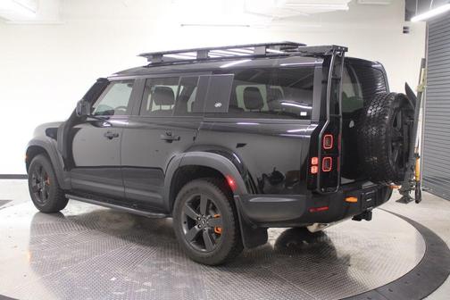 2023 Land Rover Defender 130 SE