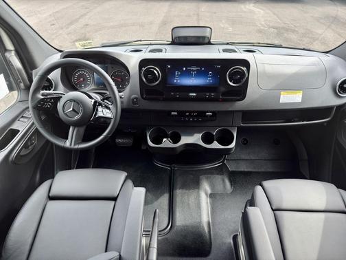 2025 Mercedes-Benz Sprinter 2500 Standard Roof
